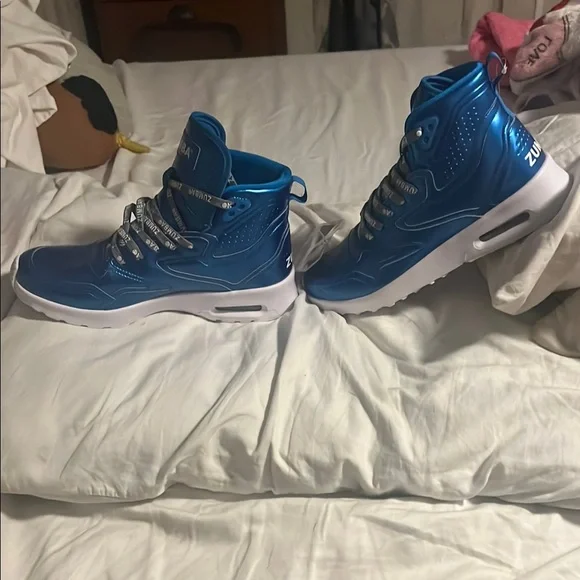 Zumba Fitness Women's Blue Athletic Shoes - Picture 2 of 3